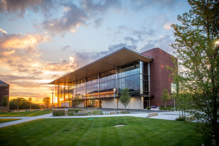 Henderson Technical Manager Among First to Receive ASHRAE Decarbonization Certification Worldwide